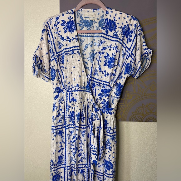 URBAN OUTFITTERS Gabrielle Wrap Dress - Picture 8 of 12